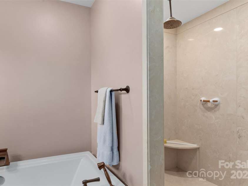 121 Auburn Park Drive, Waynesville, NC 28786.  MLS# CAR4180555, YatesRealty ID 1106. 