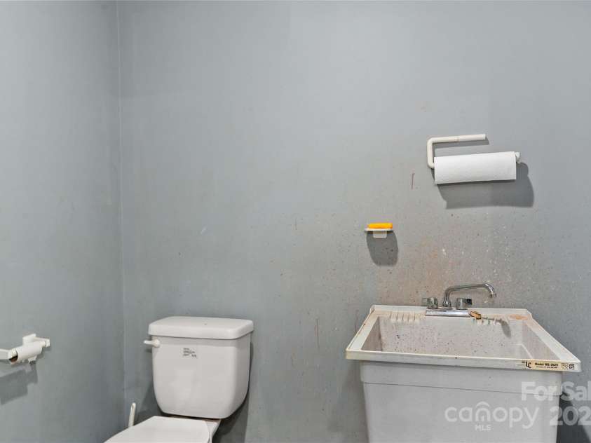 121 Auburn Park Drive, Waynesville, NC 28786.  MLS# CAR4180555, YatesRealty ID 1106. 