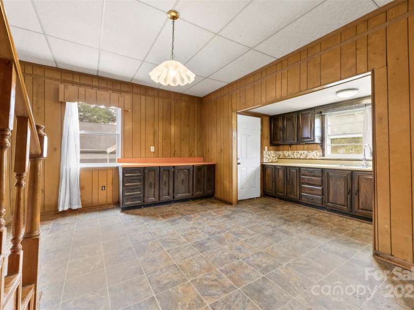 217 Highland Street, Gastonia, NC 28052.  MLS# CAR4260971, YatesRealty ID 1106. 