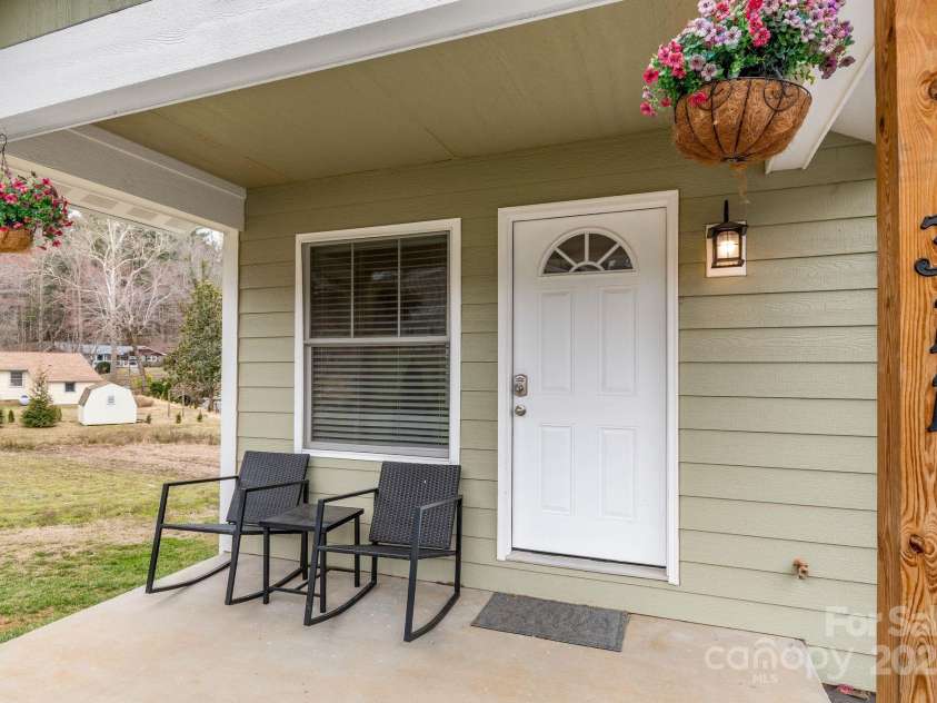 311 Jenna Clare Lane, Asheville, NC 28803.  MLS# CAR4228649, YatesRealty ID 11060. 