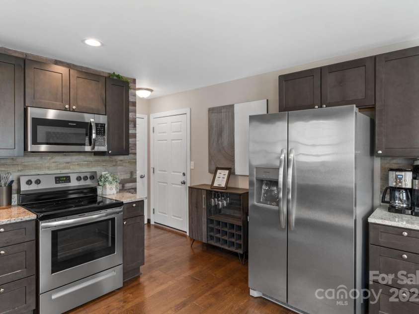 311 Jenna Clare Lane, Asheville, NC 28803.  MLS# CAR4228649, YatesRealty ID 11060. 