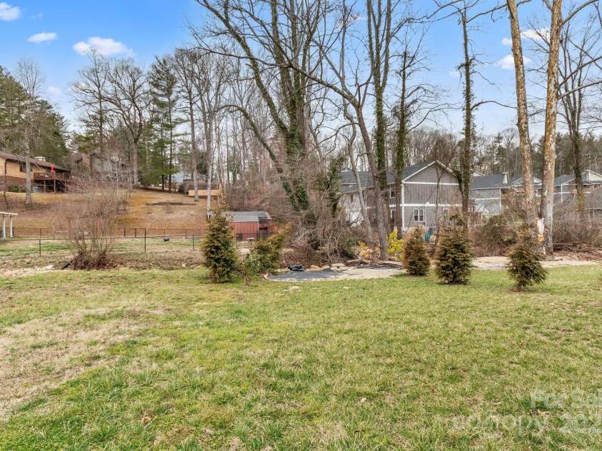 311 Jenna Clare Lane, Asheville, NC 28803.  MLS# CAR4228649, YatesRealty ID 11060. 