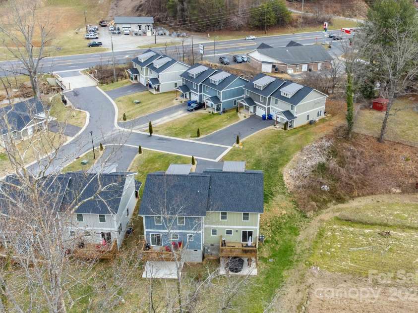 311 Jenna Clare Lane, Asheville, NC 28803.  MLS# CAR4228649, YatesRealty ID 11060. 