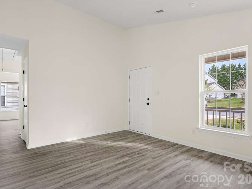 6123 Mcintyre Ridge Drive, Charlotte, NC 28216.  MLS# CAR4360657, YatesRealty ID 11060. 