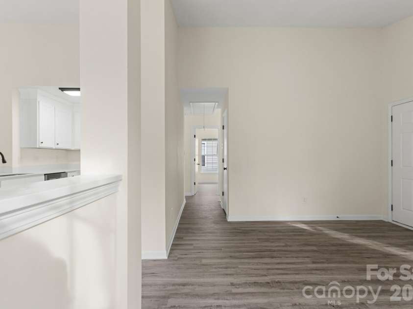 6123 Mcintyre Ridge Drive, Charlotte, NC 28216.  MLS# CAR4360657, YatesRealty ID 11060. 