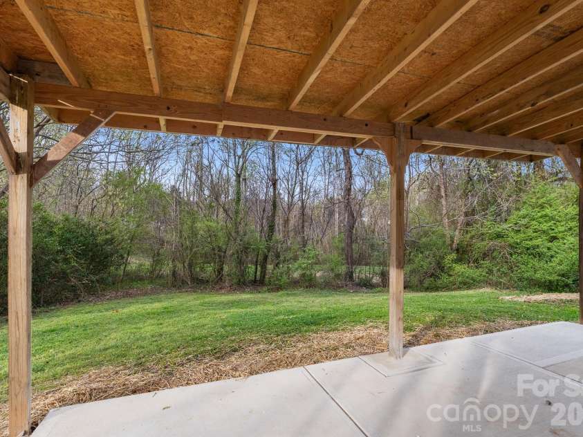 6123 Mcintyre Ridge Drive, Charlotte, NC 28216.  MLS# CAR4360657, YatesRealty ID 11060. 