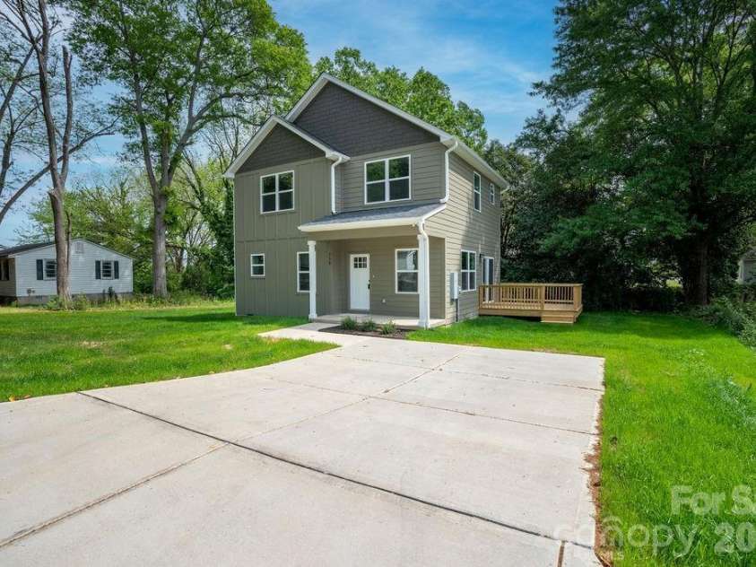 518 Magnolia Street, Gastonia, NC 28054.  MLS# CAR4368166, YatesRealty ID 11061. 