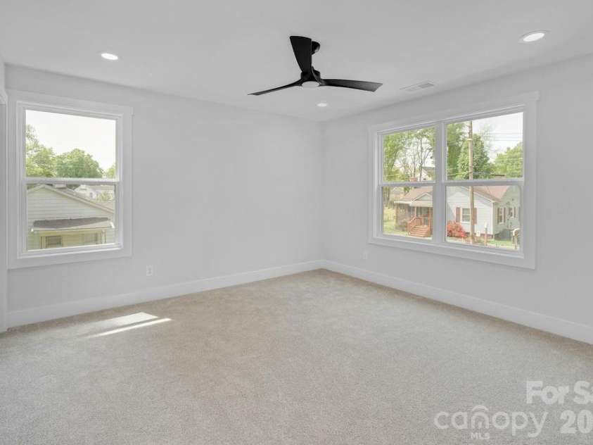 518 Magnolia Street, Gastonia, NC 28054.  MLS# CAR4368166, YatesRealty ID 11061. 