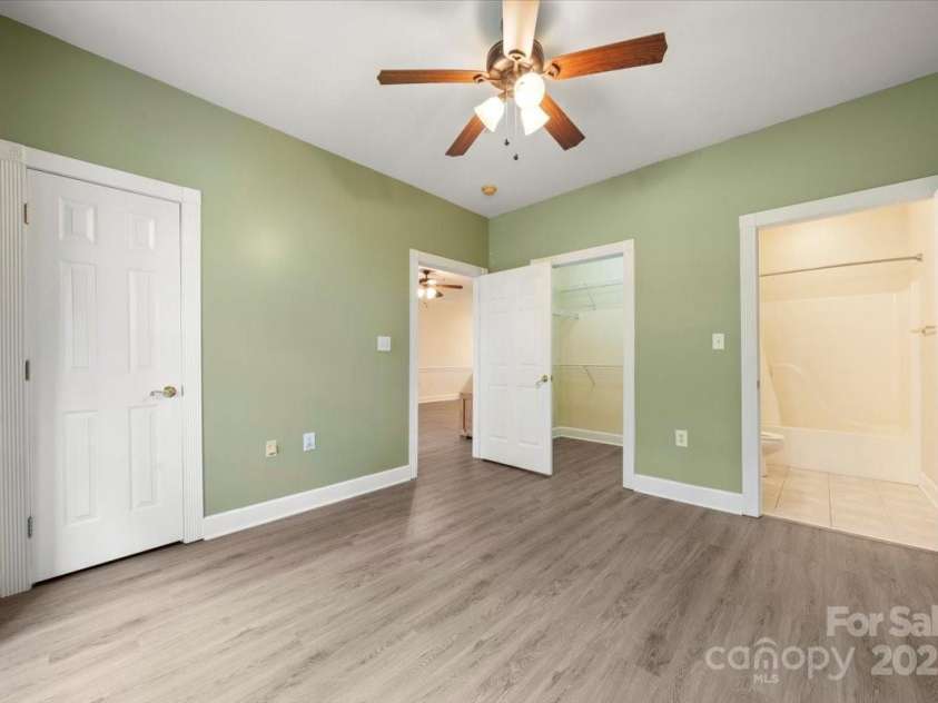 8617 Coralbell Lane, Charlotte, NC 28213.  MLS# CAR4234451, YatesRealty ID 11061. 