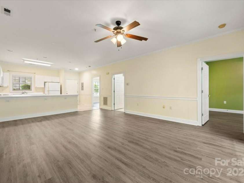 8617 Coralbell Lane, Charlotte, NC 28213.  MLS# CAR4234451, YatesRealty ID 11061. 