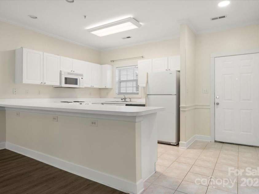 8617 Coralbell Lane, Charlotte, NC 28213.  MLS# CAR4234451, YatesRealty ID 11061. 