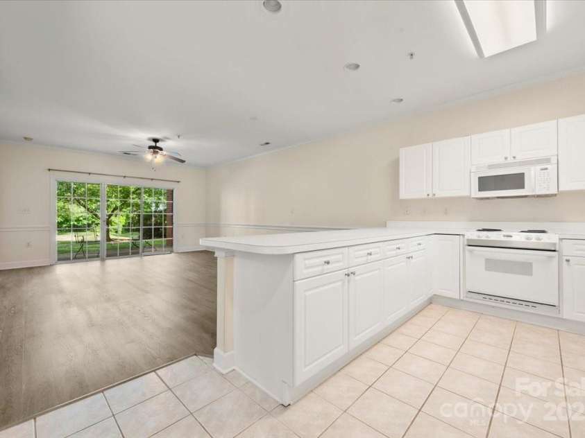 8617 Coralbell Lane, Charlotte, NC 28213.  MLS# CAR4234451, YatesRealty ID 11061. 