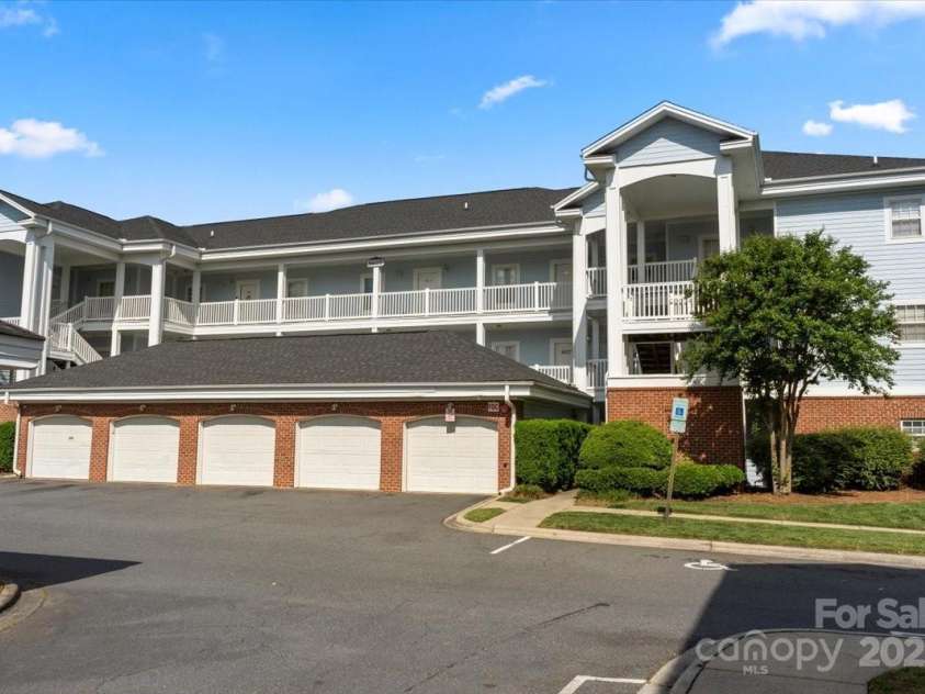 8617 Coralbell Lane, Charlotte, NC 28213.  MLS# CAR4234451, YatesRealty ID 11061. 