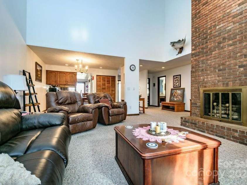 17 Moland Drive, Etowah, NC 28729.  MLS# CAR4255576, YatesRealty ID 11062. 