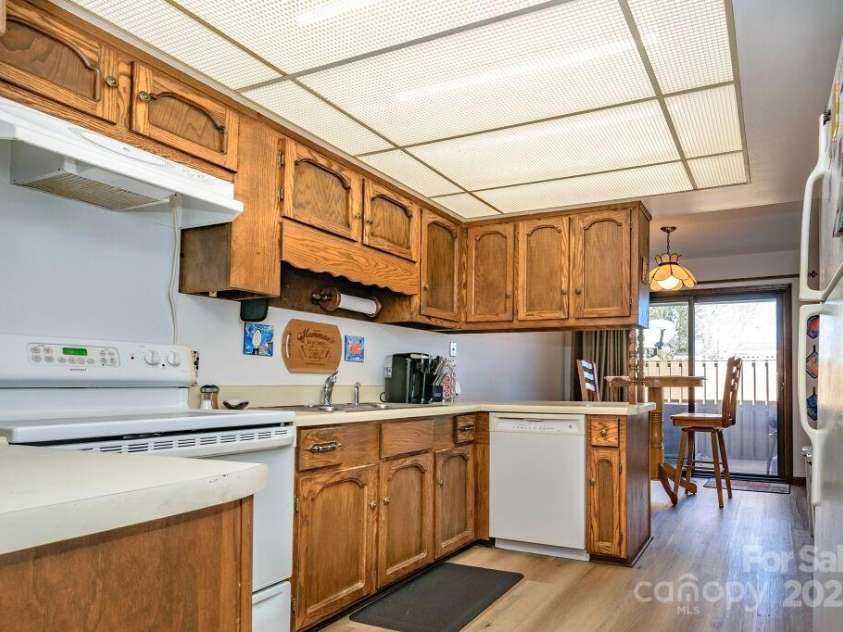 17 Moland Drive, Etowah, NC 28729.  MLS# CAR4255576, YatesRealty ID 11062. 