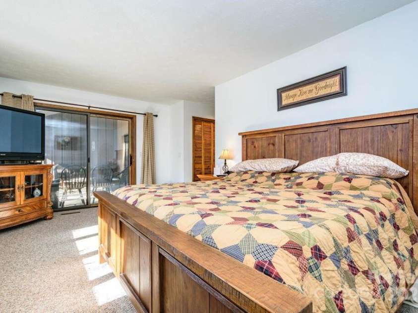 17 Moland Drive, Etowah, NC 28729.  MLS# CAR4255576, YatesRealty ID 11062. 