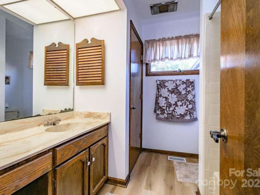 17 Moland Drive, Etowah, NC 28729.  MLS# CAR4255576, YatesRealty ID 11062. 