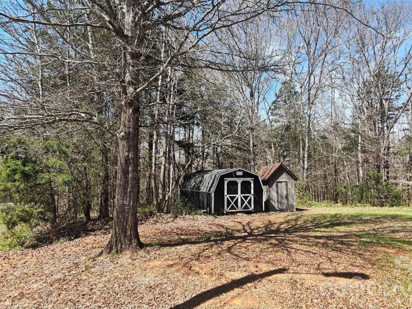 192 Kluenie Road, Mocksville, NC 27028.  MLS# CAR4358034, YatesRealty ID 11062. 