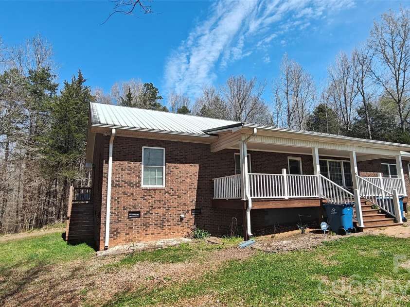 192 Kluenie Road, Mocksville, NC 27028.  MLS# CAR4358034, YatesRealty ID 11062. 