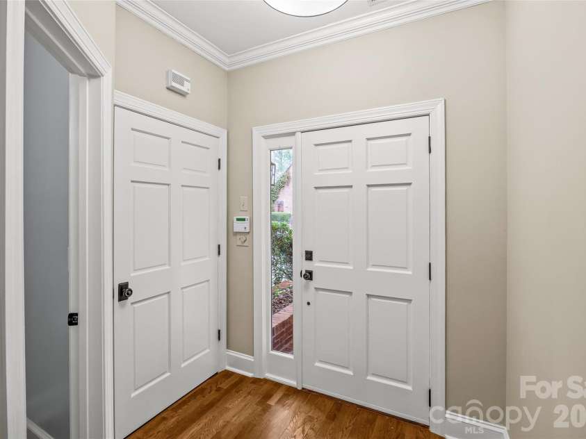 6029 Sharon Road, Charlotte, NC 28210.  MLS# CAR4336435, YatesRealty ID 11063. 
