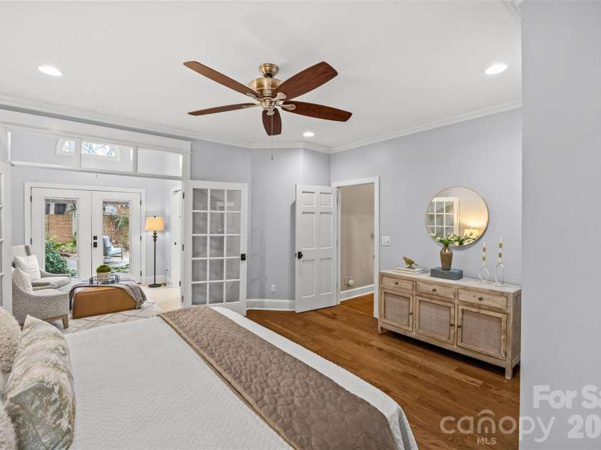 6029 Sharon Road, Charlotte, NC 28210.  MLS# CAR4336435, YatesRealty ID 11063. 