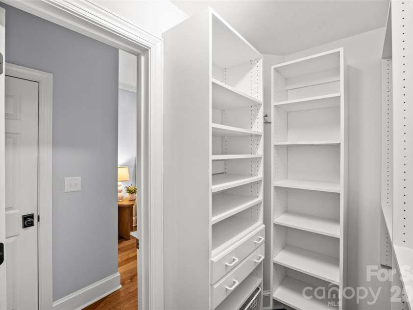 6029 Sharon Road, Charlotte, NC 28210.  MLS# CAR4336435, YatesRealty ID 11063. 