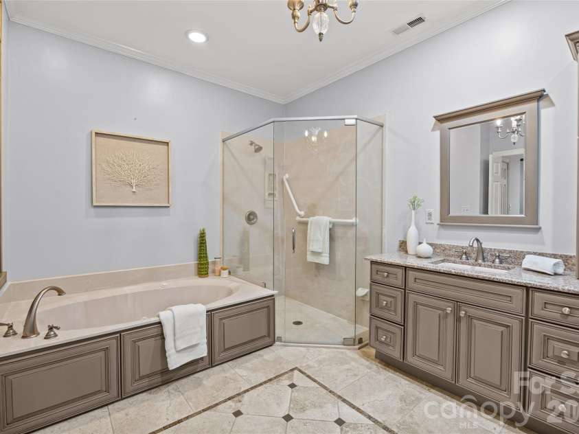 6029 Sharon Road, Charlotte, NC 28210.  MLS# CAR4336435, YatesRealty ID 11063. 