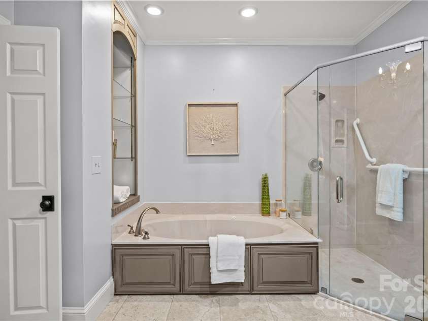 6029 Sharon Road, Charlotte, NC 28210.  MLS# CAR4336435, YatesRealty ID 11063. 