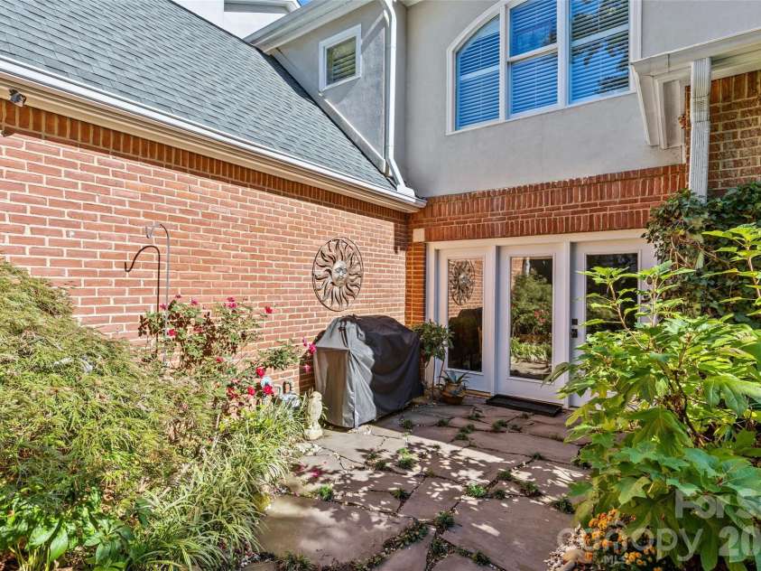 6029 Sharon Road, Charlotte, NC 28210.  MLS# CAR4336435, YatesRealty ID 11063. 