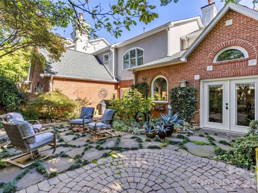 6029 Sharon Road, Charlotte, NC 28210.  MLS# CAR4336435, YatesRealty ID 11063. 