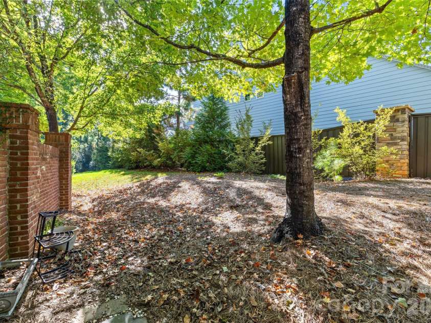 6029 Sharon Road, Charlotte, NC 28210.  MLS# CAR4336435, YatesRealty ID 11063. 