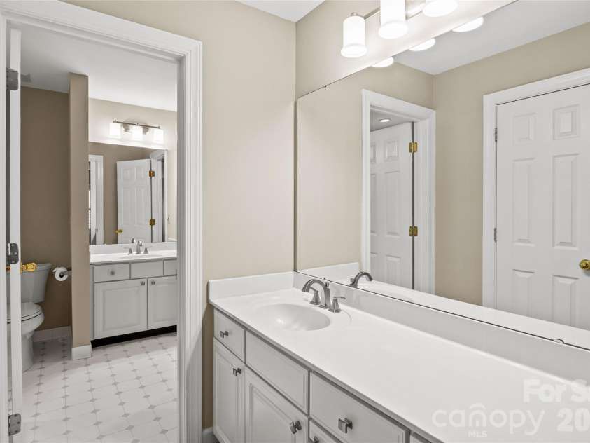 6029 Sharon Road, Charlotte, NC 28210.  MLS# CAR4336435, YatesRealty ID 11063. 