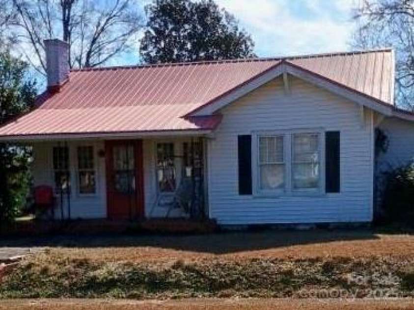 115 Baker Street, Jefferson, SC 29718.  MLS# CAR4214184, YatesRealty ID 11064. 