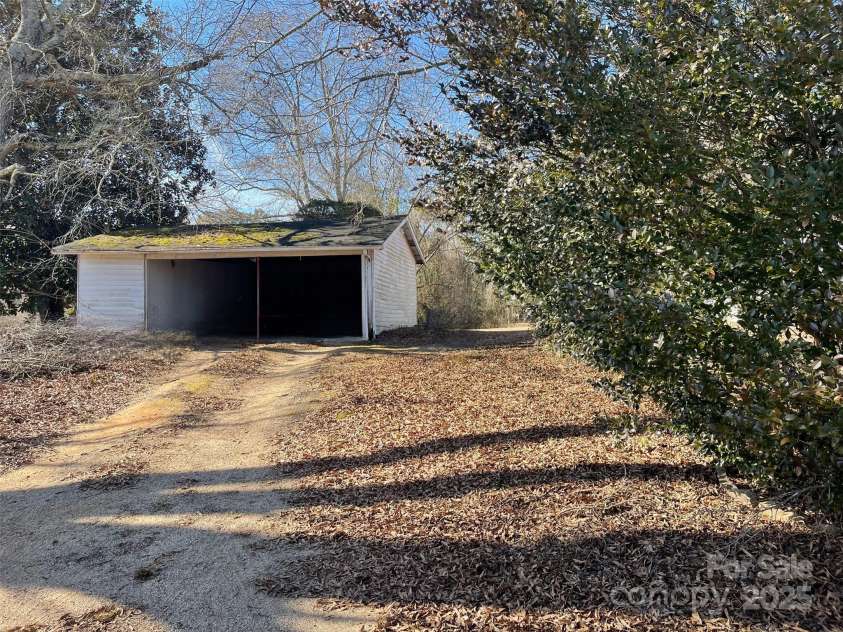 115 Baker Street, Jefferson, SC 29718.  MLS# CAR4214184, YatesRealty ID 11064. 