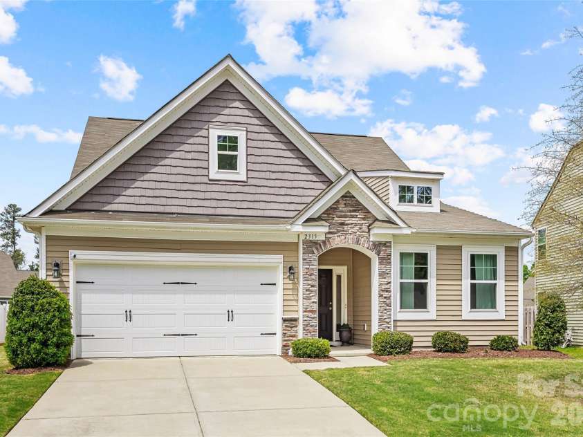 2315 Verde Creek Road, Charlotte, NC 28214.  MLS# CAR4362048, YatesRealty ID 11064. 