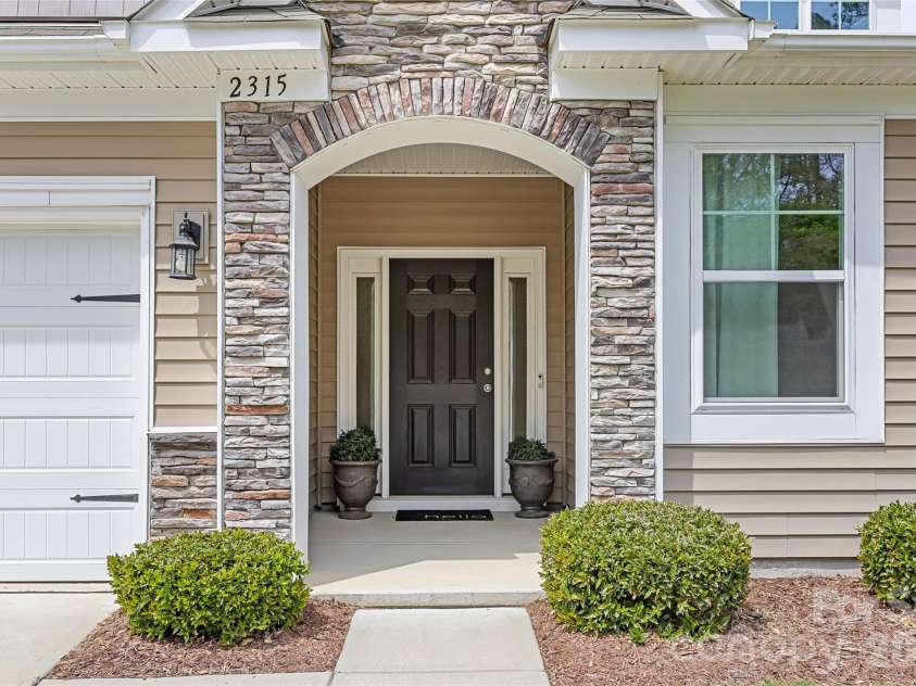 2315 Verde Creek Road, Charlotte, NC 28214.  MLS# CAR4362048, YatesRealty ID 11064. 