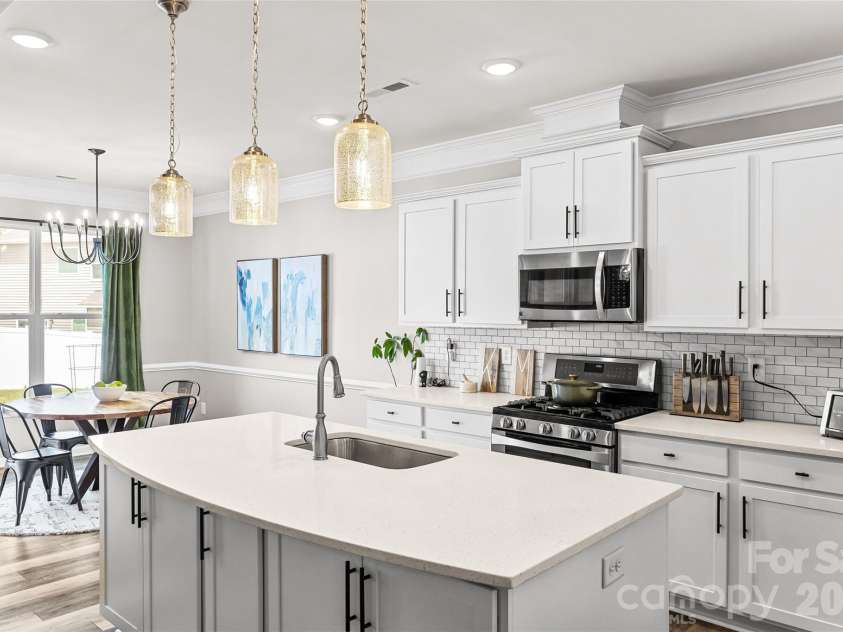 2315 Verde Creek Road, Charlotte, NC 28214.  MLS# CAR4362048, YatesRealty ID 11064. 