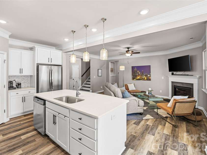 2315 Verde Creek Road, Charlotte, NC 28214.  MLS# CAR4362048, YatesRealty ID 11064. 