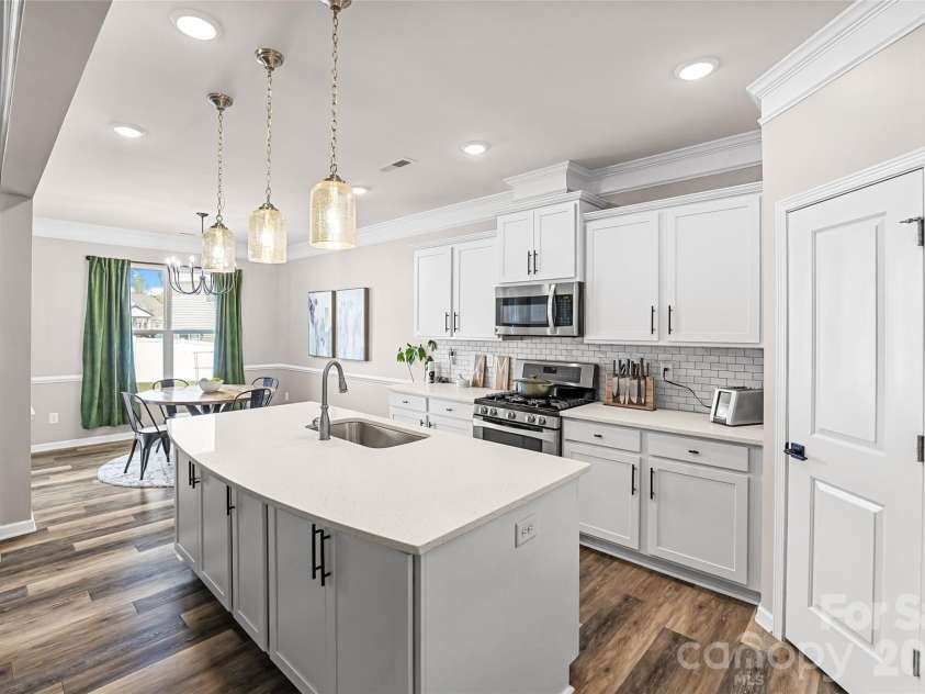 2315 Verde Creek Road, Charlotte, NC 28214.  MLS# CAR4362048, YatesRealty ID 11064. 