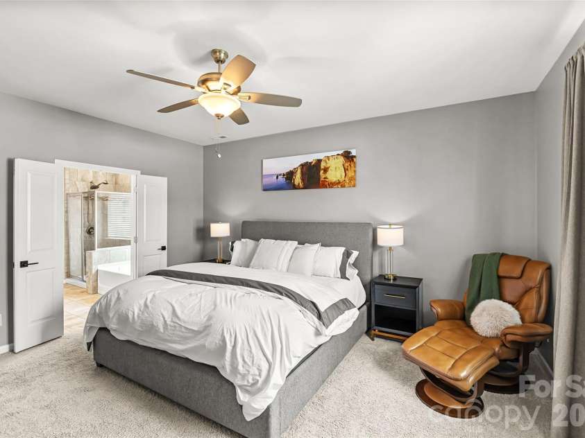 2315 Verde Creek Road, Charlotte, NC 28214.  MLS# CAR4362048, YatesRealty ID 11064. 
