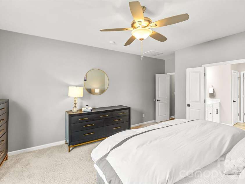 2315 Verde Creek Road, Charlotte, NC 28214.  MLS# CAR4362048, YatesRealty ID 11064. 