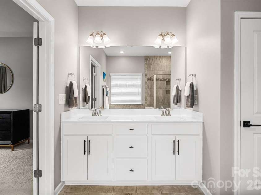 2315 Verde Creek Road, Charlotte, NC 28214.  MLS# CAR4362048, YatesRealty ID 11064. 