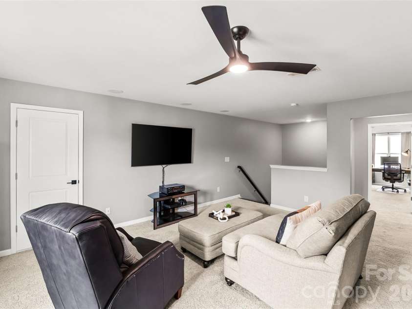 2315 Verde Creek Road, Charlotte, NC 28214.  MLS# CAR4362048, YatesRealty ID 11064. 