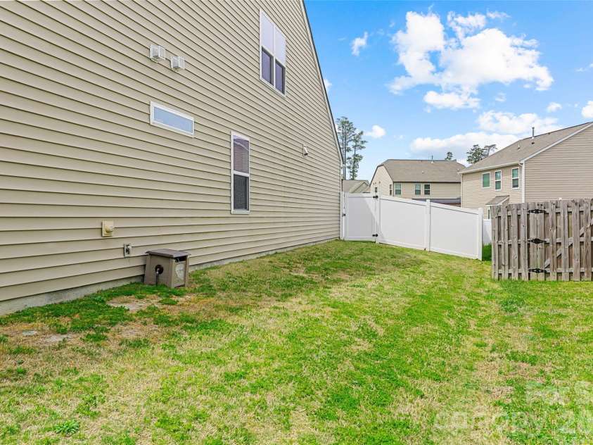 2315 Verde Creek Road, Charlotte, NC 28214.  MLS# CAR4362048, YatesRealty ID 11064. 