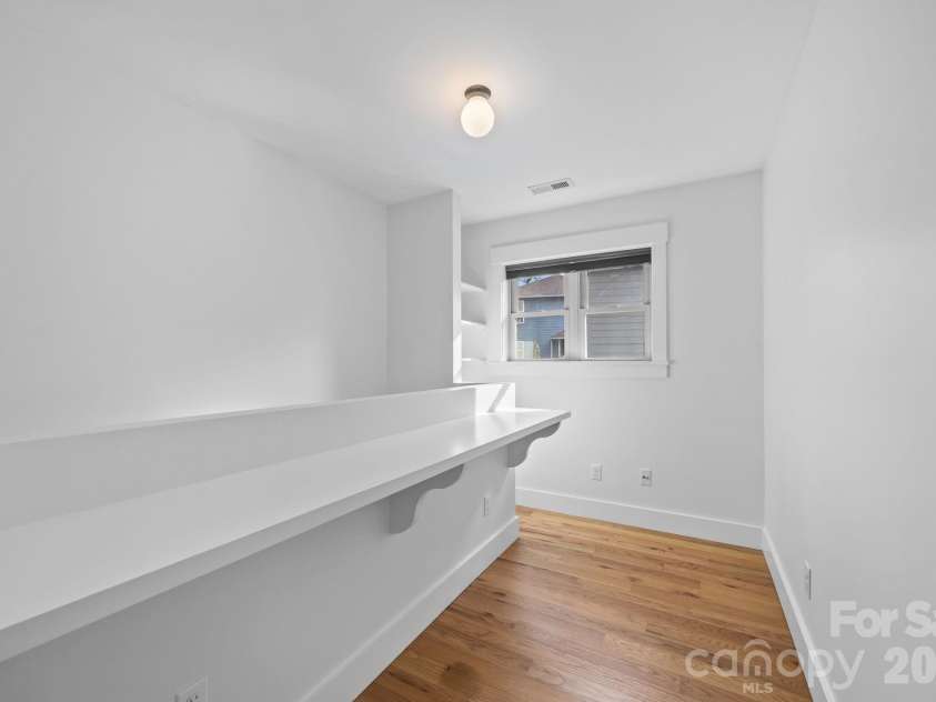 162 Deaver Street, Asheville, NC 28806.  MLS# CAR4343348, YatesRealty ID 11065. Work or study nook with natural light