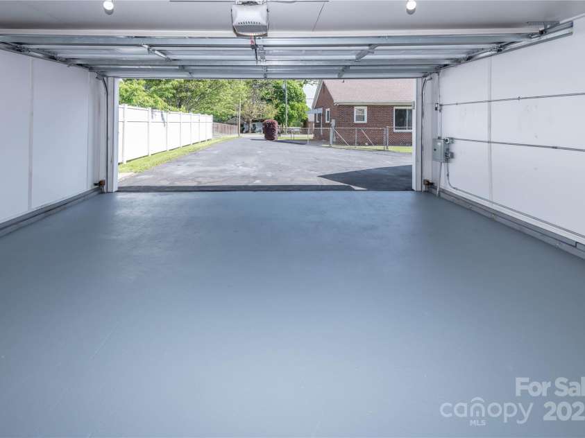 549 Englewood Street, Concord, NC 28025.  MLS# CAR4237159, YatesRealty ID 11065. 