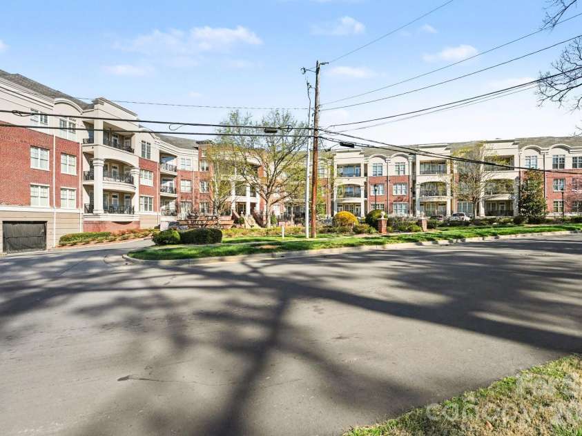 5425 Closeburn Road, Charlotte, NC 28210.  MLS# CAR4363801, YatesRealty ID 11067. 