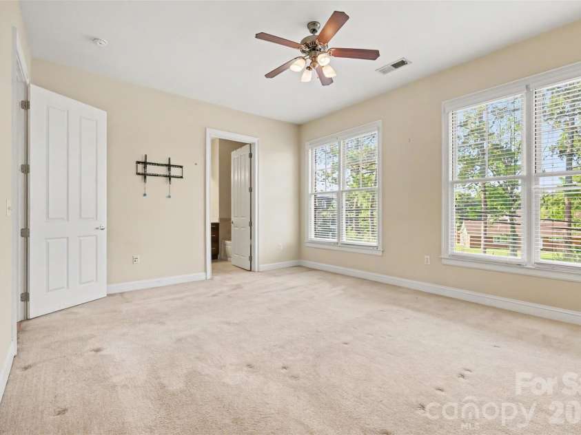 5425 Closeburn Road, Charlotte, NC 28210.  MLS# CAR4363801, YatesRealty ID 11067. 