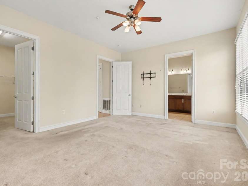 5425 Closeburn Road, Charlotte, NC 28210.  MLS# CAR4363801, YatesRealty ID 11067. 
