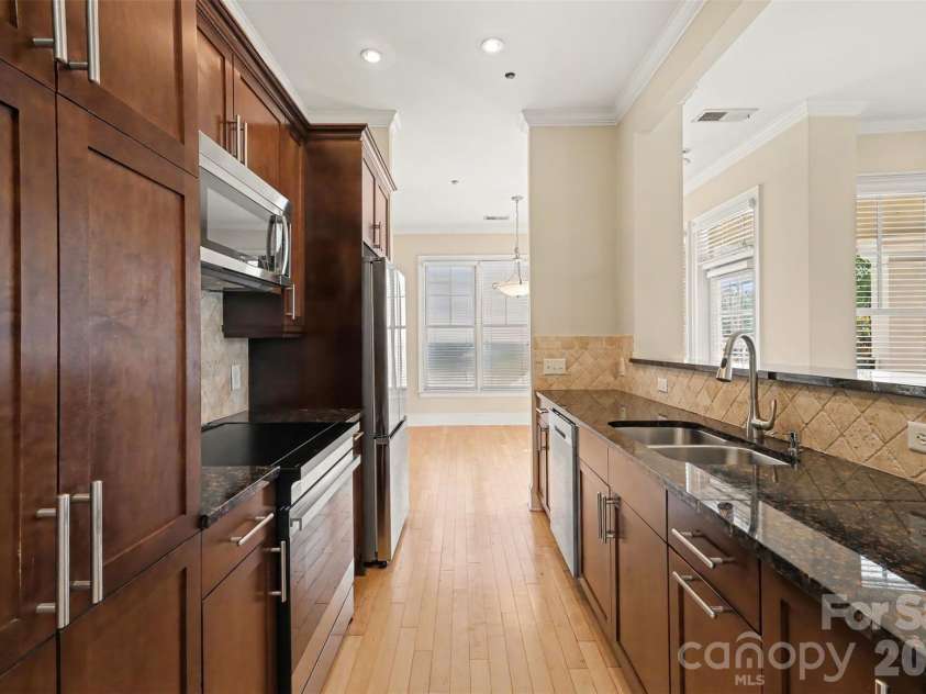 5425 Closeburn Road, Charlotte, NC 28210.  MLS# CAR4363801, YatesRealty ID 11067. 